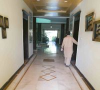 Gästehaus Islamabad Mitarbeiter Ausschnitt